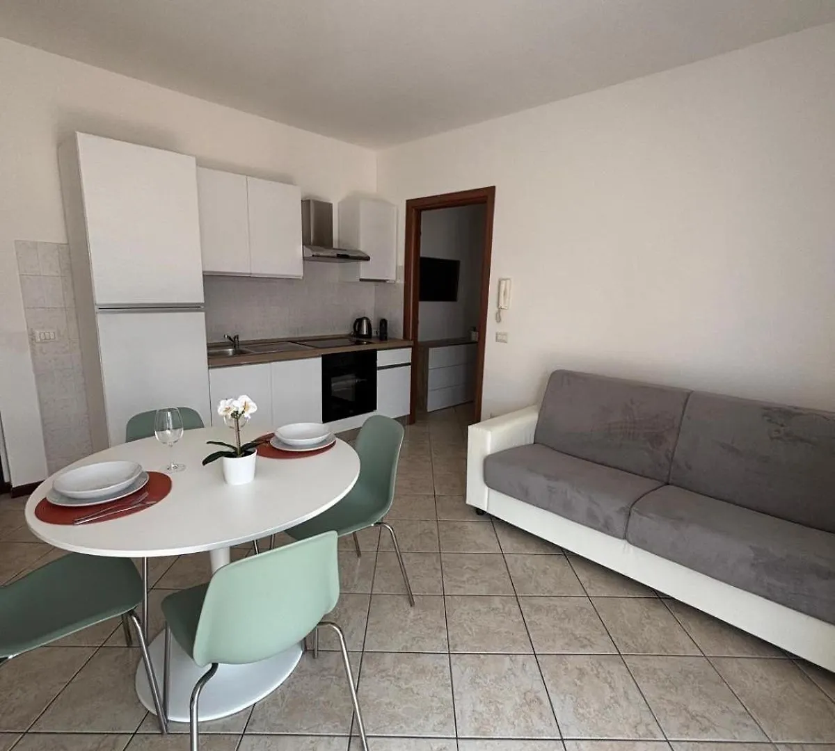 Appartamento Vicino A Como E Milano Mozzate 0*,  Itálie